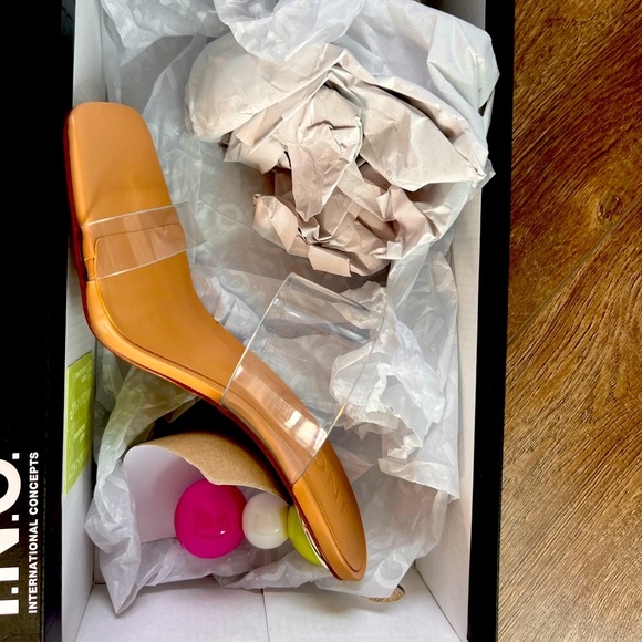 #1 Beautiful transparent strap high heels 👠 - Picture 4 of 5